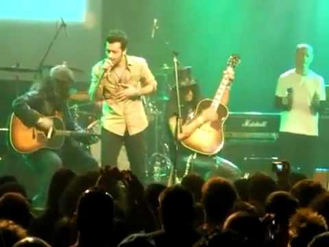 Atif Aslam singing Pink Floyd's Wish you were here with Slash and other Guns N Roses Members